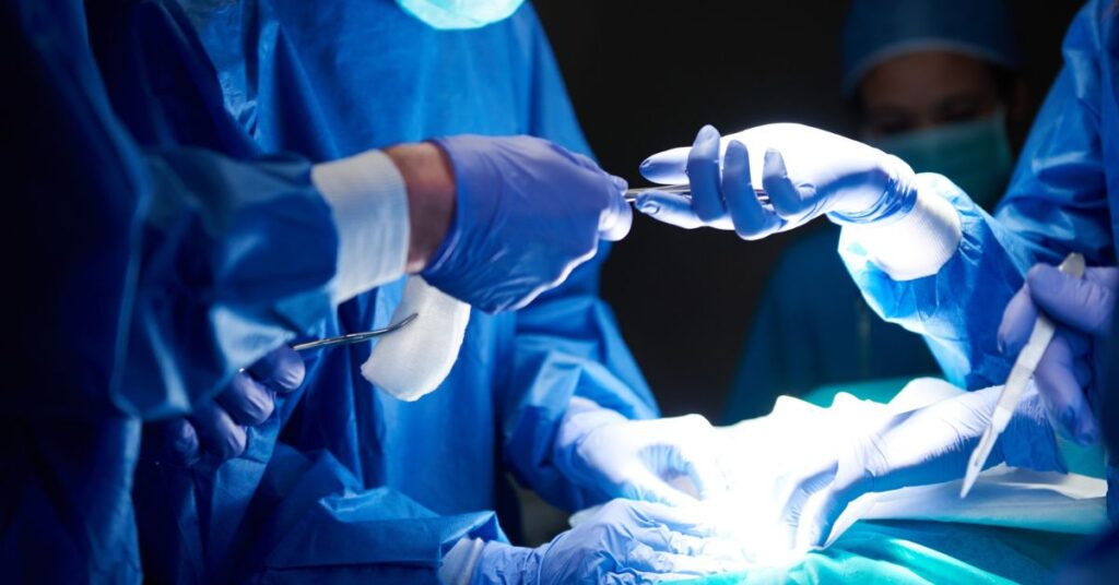 knee replacement surgeon in Iidore, knee replacement in indore