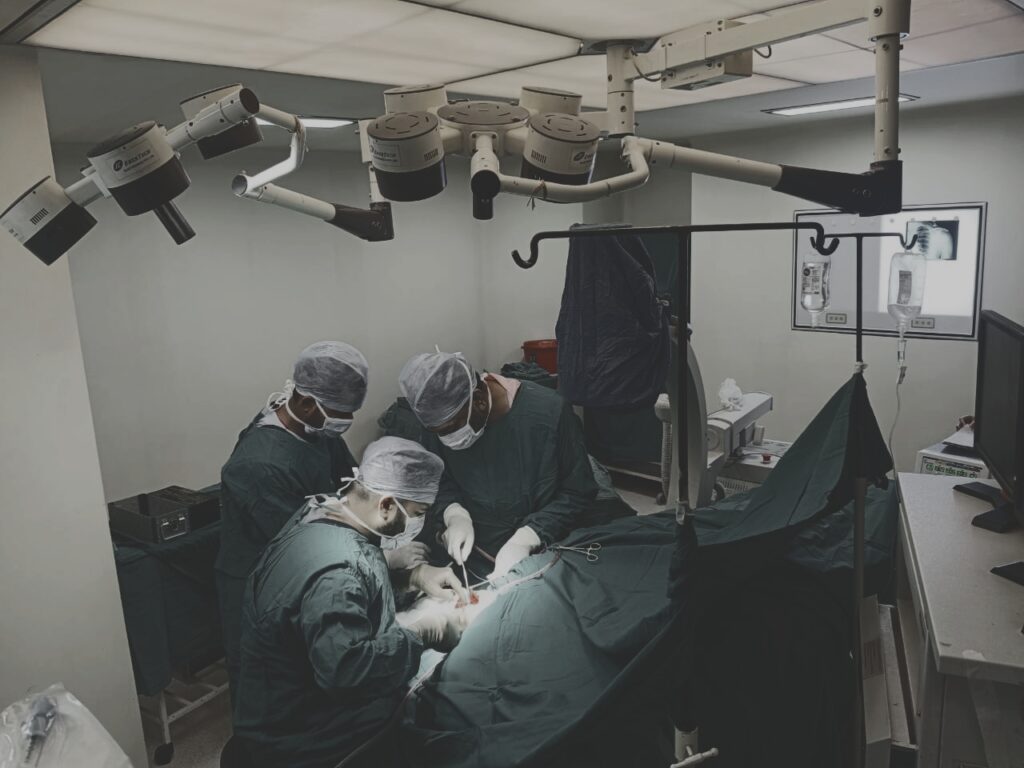 Total shoulder replacement surgery in Indore by expert orthopedic surgeon in indore